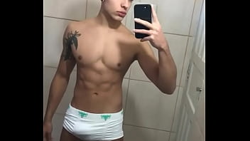 Modelo Luan Excitado De Cueca