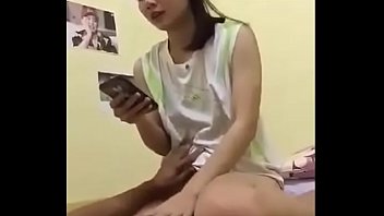 Em vợ bé ngọc ở nhà một mình thấy anh rễ xem phim sex ngồi l_n nhảy quá sướng