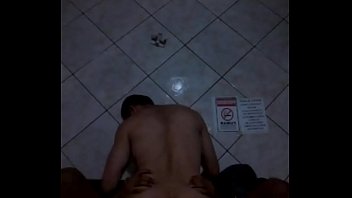 Novinho Com Seus 19cm De Pomba Socou Gostoso. No Final Me Colocou Pra Mamar Engolindo Seu Leite Quente.