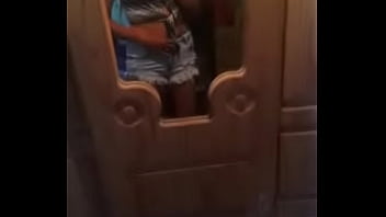 Ella Disfruta Mostrándose