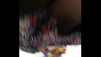 Bajo Falda Plaza Comercial