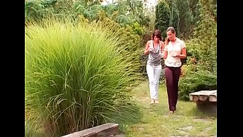 Savory Pepper Gives Chili Dog A Nice Sucking