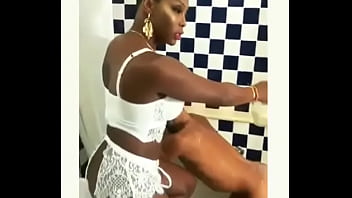 Naomy Xxl With A Gay In The Shower