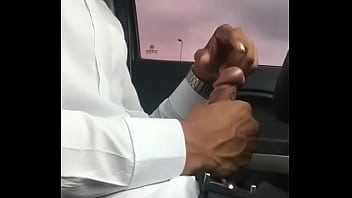 Novinho Gozando No Carro.