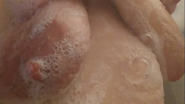 Faee' Shower Play