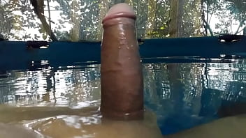 Mi Pija Afeitada 17x3 Cm En La Pileta Y Tambien Mi Cola Depilada, Me Gusta Meterme En La Pile Desnudo X La Maña ,al Medio Dia Y A La Noche Tambien