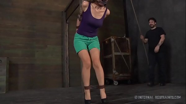 Lusty Oriental Perfection Is Fingering Her Pussy