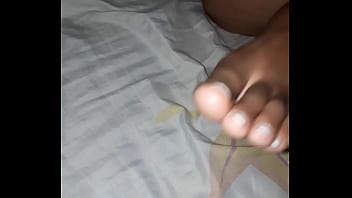 Eu Na Siririca Com A Pepeka Molhadinha Enquanto Meu Marido Só Filma