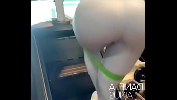 Daniela Fainus Ejercitándo Sus Ricas Nalgas