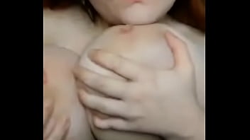 Ruiva De Peitos Lindos