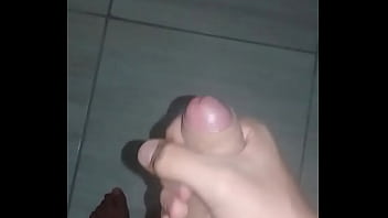 Novinho Batendo Uma - teen, solo, gay, boy, brasil, brasileiro, punheta, novinho - Video 2947331
