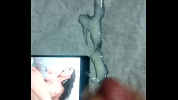 Dedicándole Puñeta A Frida Sante