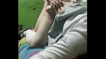 Antagonista Purpura Se Graba Con Su Uniforme De Colegiala En Cuatro Y Recibiendo Verga