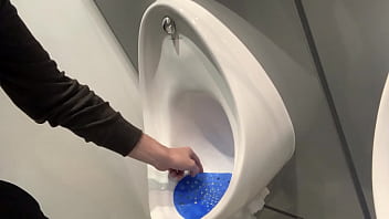 Faggot Cleans The Urinal