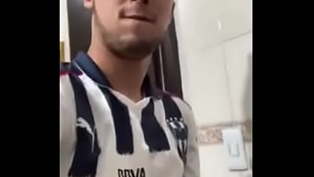 Branquinho Safadinho Sendo Arrombado Por Seu Amigo De Infacia(o Cu Dele Sangra)