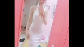 E sv năm 1 PG Tiệc vip