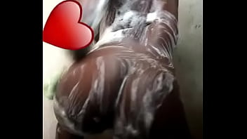 Ma S_ur Twerk Dans La Douche