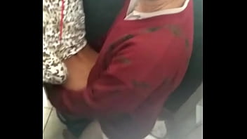 Idoso Fudendo Até O Talo Num Banheiro Qualquer