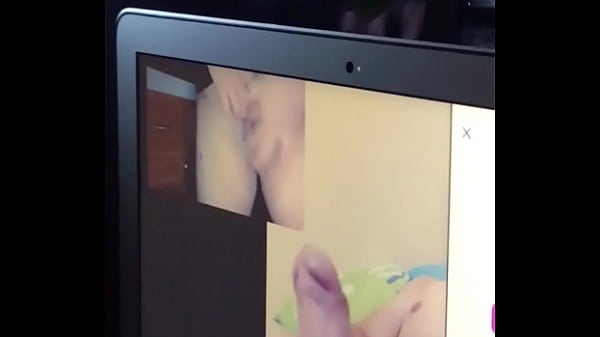 Ella Se Muestra Amante