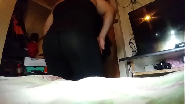 Se Exibindo De Legging