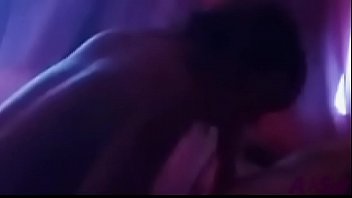 Aksart1 Jouer De La Langue Dans L_ombre De La Lumière