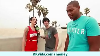 Smooth Guy Pays Amateur Chick For Sex 2