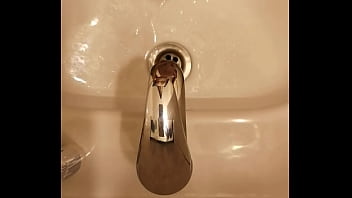 Cumshot, Handjob, Masturbation, Soloboy, Bathtoom - Cumshot - 2025 - Intense - Show - Video 2926601