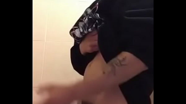 Paja En Baño - masturbation, gay, latino, twinks, big-cock, soloboy - Video 2901357