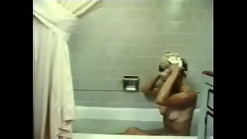 Bits And Pieces: Sexy Nude Girl Gif - boobs, blonde, nude, bath - Video 2925960