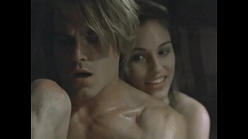 Amy Jo Johnson Hot Scene [hd Quality]