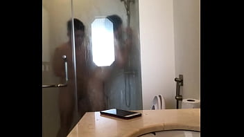 hoàng quốc anh khoa liếm lồn chịch trai trong nhà tắm