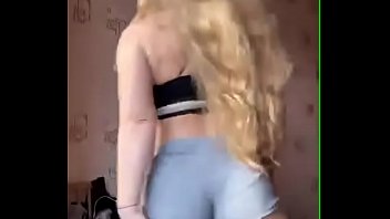 Gostosinha De Shortinho