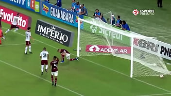 Nen_ Come Cu De Mulambo Em Pleno Maracanã