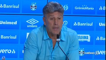 Renatão Come A Bunda De Jornalista Com Cara De Boneca Ao Vivo