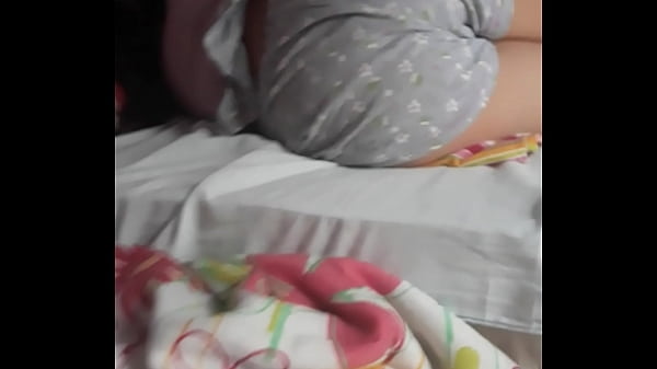 Novinha D. Enquanto Namorado Filma A Raba Dela