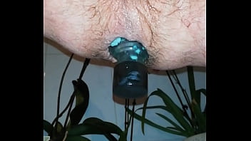 Tomaso Fickt Sich Im Bad. Alles Was Rumsteht.