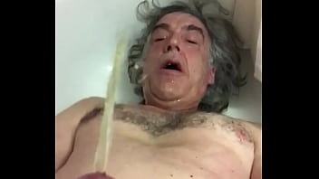 Je Me Pisse Dessus ... Mmmmm