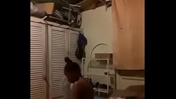 Raso Singando Con Amiga En Su Casa