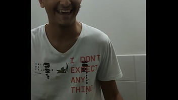 Novinho Gostoso Ficou Com A Mão Molhadinha