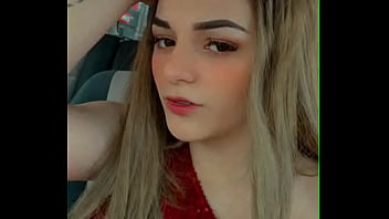 Karely Ruíz (regia Le Botan Las Tetas)