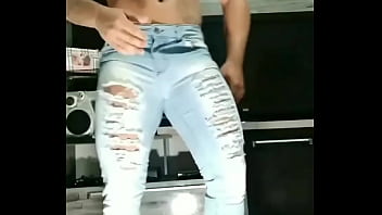 Tonny Vinny Mostra Parte Do Seu Bumbum Gostoso.