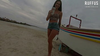 Morena Safada Masturbando E Chupando Final De Tarde Na Praia - Ana Rothbard