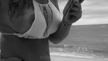 Minha Esposa Se Exibindo Pelas Praias Do Brasil