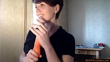 Cute Webcam Milf With Great Body Using Vibrator