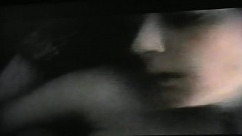 Sandrine Reçoit Un Gros Gode Pour Ses 25 Ans