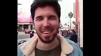 Asiático Coje Por Dinero