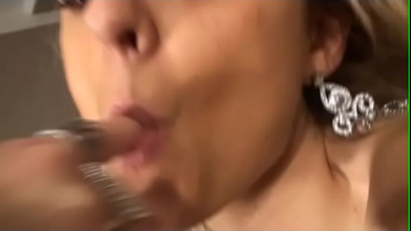 Sexy Milf Finger Her Pussy Alone