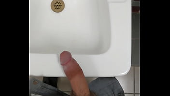 Risky Public Cumshot! Must See!