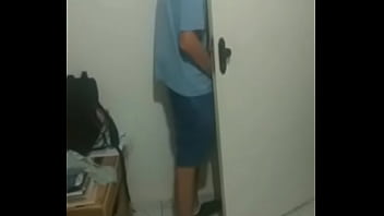 Tres Homens Heterossexual Doidinho Pra Comer O Cu Da Ratinha Novinha Safadinha Que Estava Dando Mole Enquanto Seu Marido Estava Trabalhando Na Loterica