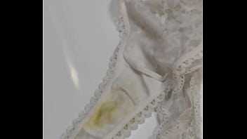 Sborra Per Le Mutandine Usate Di Mia Moglie.